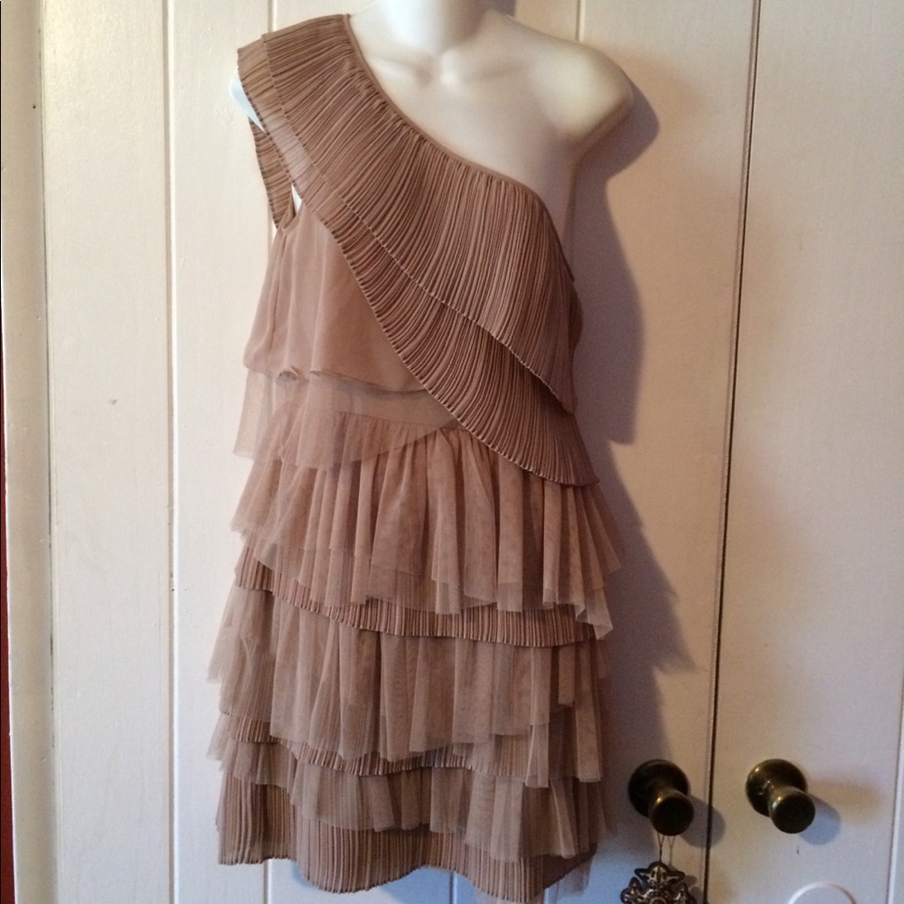BCBG MAXAZRIA Ruffel Cocktail Party Dress